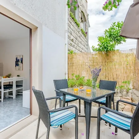Appartement With A Parking Space Sutivan, Brac - 2842 Sutivan