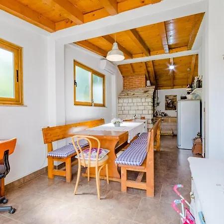 アパート With A Parking Space Sutivan, Brac - 2842 *
